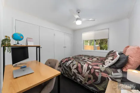 Property photo of 23 Gordon Crescent Withcott QLD 4352