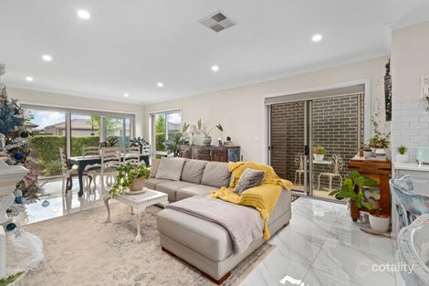 Property photo of 19 Helen Circuit Googong NSW 2620