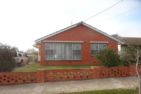 8 Finch Ave, Eaglehawk, VIC 3556