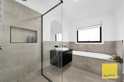 Property photo of 16 Bayview Circuit Mernda VIC 3754