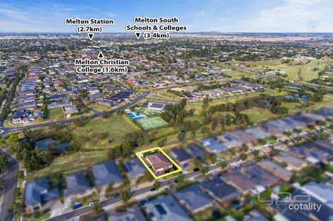 Property photo of 9 Desert Gum Way Brookfield VIC 3338
