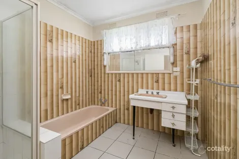 Property photo of 28 First Street Broadford VIC 3658