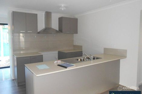 Property photo of 38 Wheelers Park Drive Cranbourne North VIC 3977