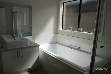 Property photo of 39 Stately Drive Cranbourne East VIC 3977