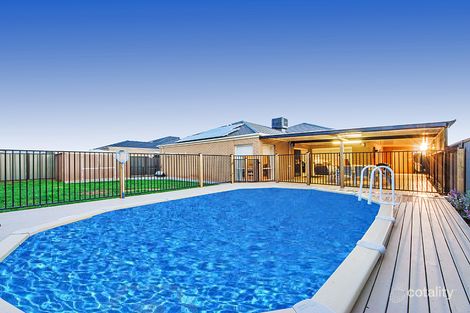 Property photo of 50 Hummingbird Boulevard Tarneit VIC 3029