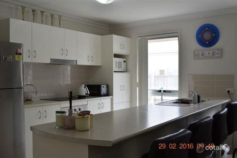Property photo of 18 Brushwood Circuit Forest Lake QLD 4078