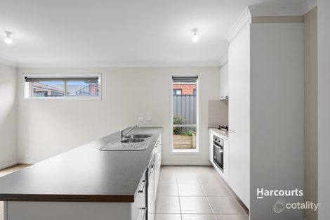 Property photo of 9 Pointer Drive Pakenham VIC 3810