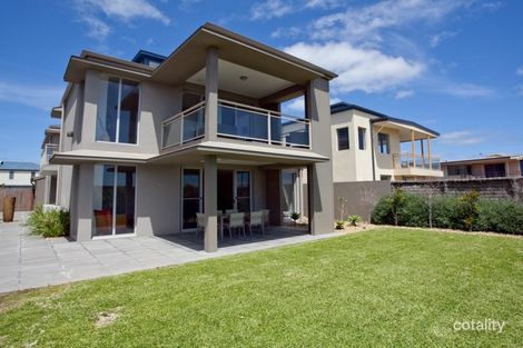 2 Seaspray Cl, Safety Beach, VIC 3936