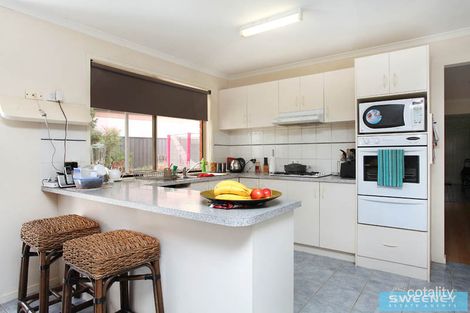 Property photo of 6 Whyalla Place Burnside VIC 3023