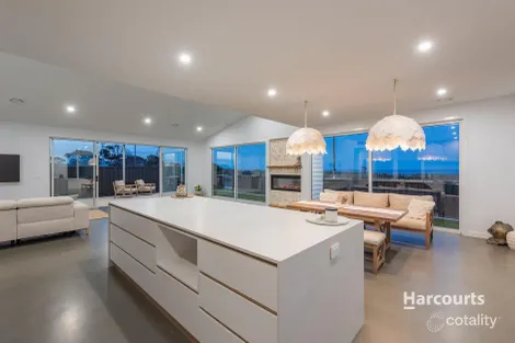 Property photo of 14 Beachside Close Wynyard TAS 7325