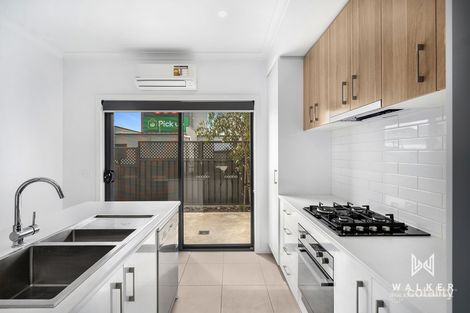Property photo of 2 Zebra Way Cranbourne West VIC 3977