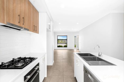 2 Zebra Way, Cranbourne West, VIC 3977