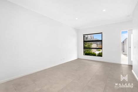 Property photo of 2 Zebra Way Cranbourne West VIC 3977