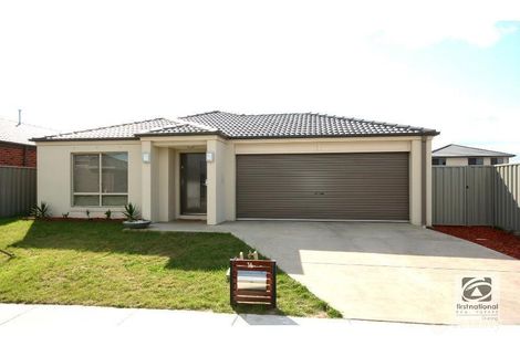16 Limerick Rd, Cranbourne East, VIC 3977