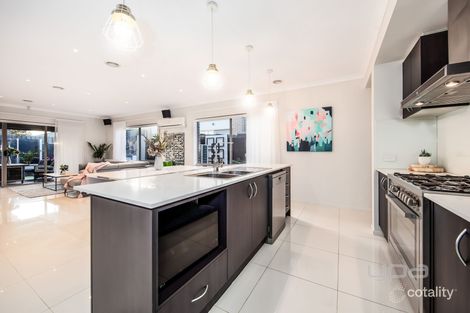 Property photo of 30 Rowling Street Fraser Rise VIC 3336