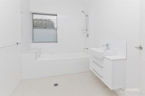 Property photo of 2/1241 Logan Road Mount Gravatt QLD 4122