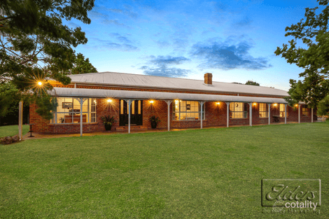 30 Belvoir Park Rd, Ravenswood, VIC 3453