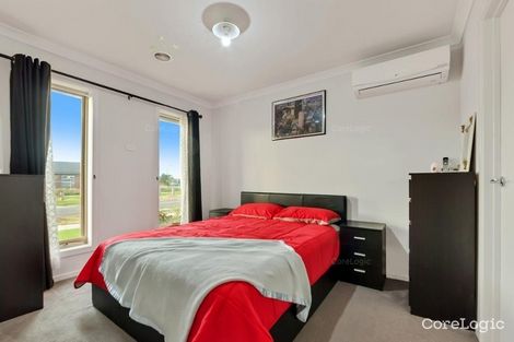 Property photo of 13 Cutleaf Crescent Tarneit VIC 3029