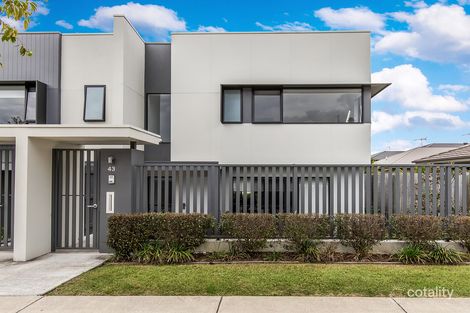 43/2 Flametree Cct, Arundel, QLD 4214