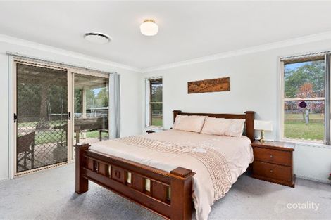 Property photo of 12 Melric Court Geham QLD 4352