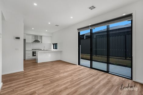 Property photo of 20 Labichea Street Craigieburn VIC 3064