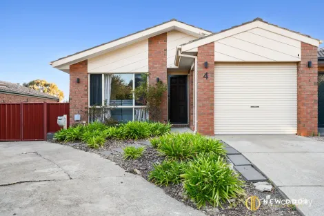 Property photo of 4 Gurrang Avenue Ngunnawal ACT 2913