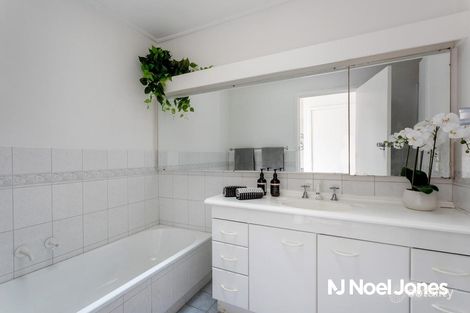 Property photo of 2/55 Yarrbat Avenue Balwyn VIC 3103