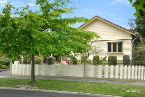 2 Garden Rd, Camberwell, VIC 3124