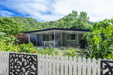Property photo of 32 Marine Parade Arcadia QLD 4819