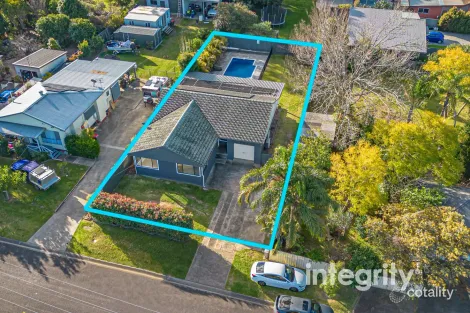 1 Lynburn Ave, Bomaderry, NSW 2541
