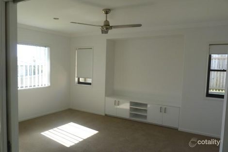 Property photo of 34 Picadilly Circuit Urraween QLD 4655