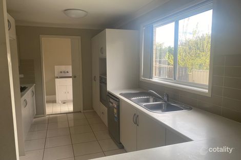 Property photo of 25 Harmony Crescent Mount Hutton NSW 2290