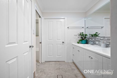 Property photo of 16 Boronia Crescent Winmalee NSW 2777
