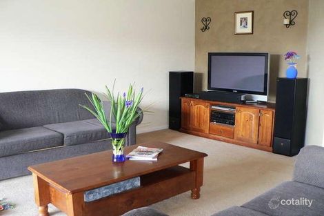 Property photo of 36 Ewing Drive Romsey VIC 3434