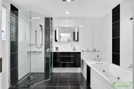 Property photo of 13 Barker Street Cashmere QLD 4500