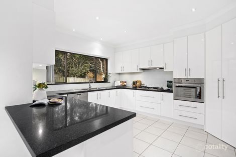 Property photo of 4 Dunstable Road Farmborough Heights NSW 2526