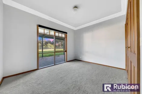 Property photo of 2 Kiuna Road Keilor North VIC 3036