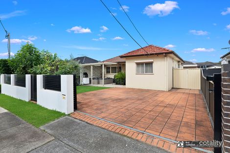 11 Wilbur St, Greenacre, NSW 2190
