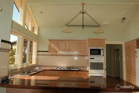 Property photo of 24 Manna Gum Walk South Morang VIC 3752