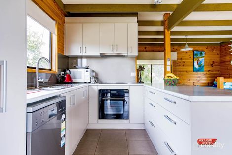 Property photo of 202 Surf Parade Inverloch VIC 3996