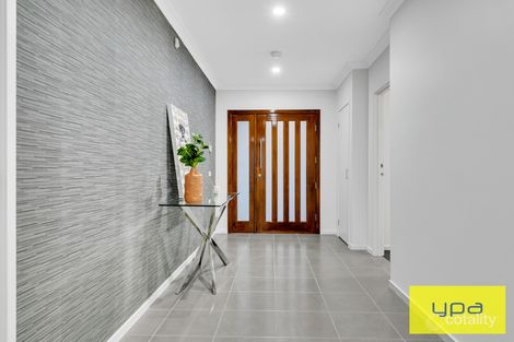 Property photo of 125 Tom Roberts Parade Point Cook VIC 3030