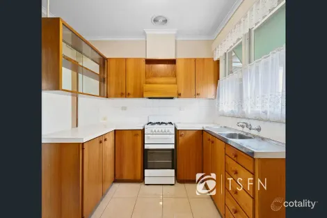 Property photo of 1/2 Rodney Street Flora Hill VIC 3550