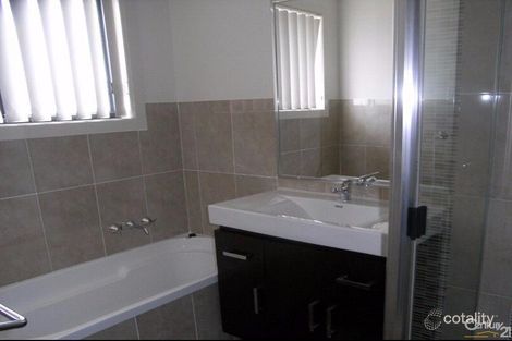 Property photo of 2 Hibiscus Crescent Aberglasslyn NSW 2320
