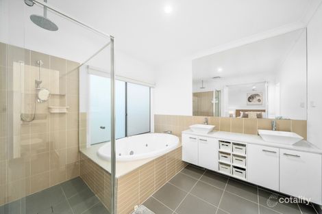 Property photo of 32 Brownlow Drive Point Cook VIC 3030