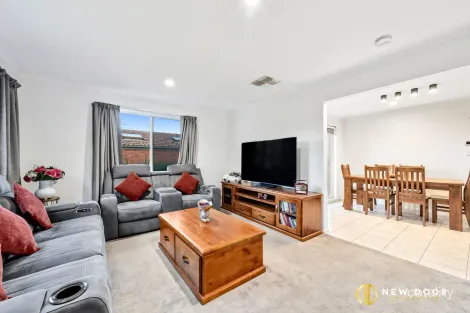 Property photo of 4 Gurrang Avenue Ngunnawal ACT 2913
