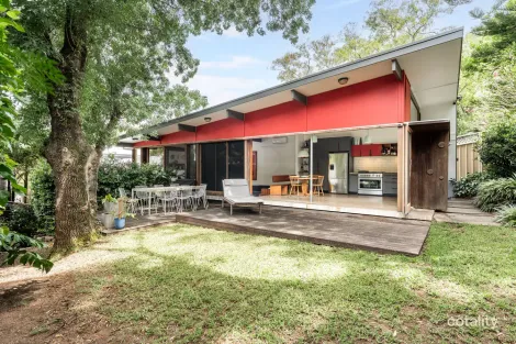 2c Railway Cres, Stanwell Park, NSW 2508