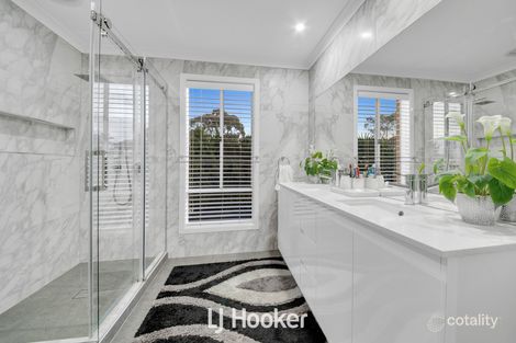 Property photo of 15 McGarvie Drive Cranbourne North VIC 3977