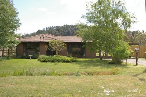 1 Earnshaw St, Woodend, VIC 3442