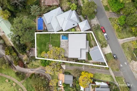 Property photo of 11 Kameruka Road Northbridge NSW 2063