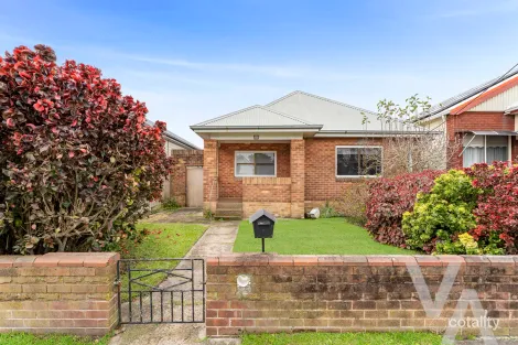 18 Maitland St, Stockton, NSW 2295